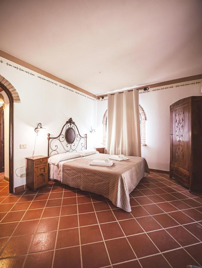 Relais Casale Il Poggetto - Olivo 1 By Zoom In Earth Lägenhet Cecina  Exteriör bild