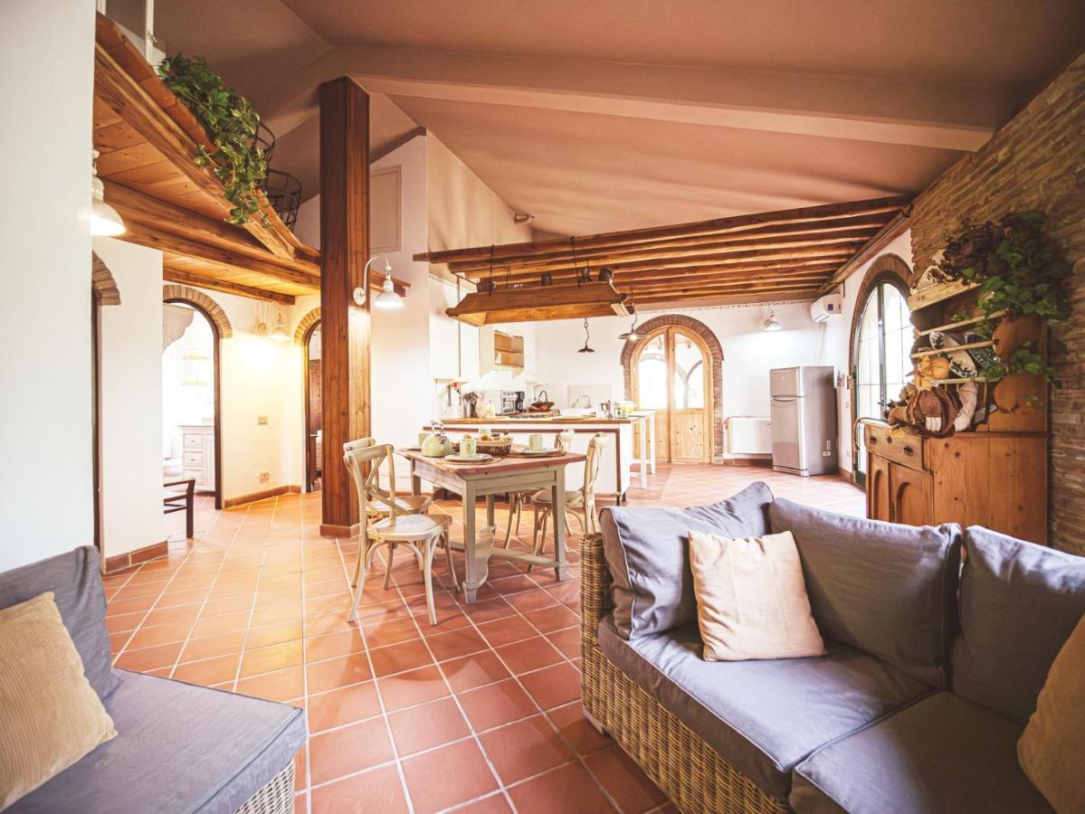 Relais Casale Il Poggetto - Olivo 1 By Zoom In Earth Lägenhet Cecina  Exteriör bild