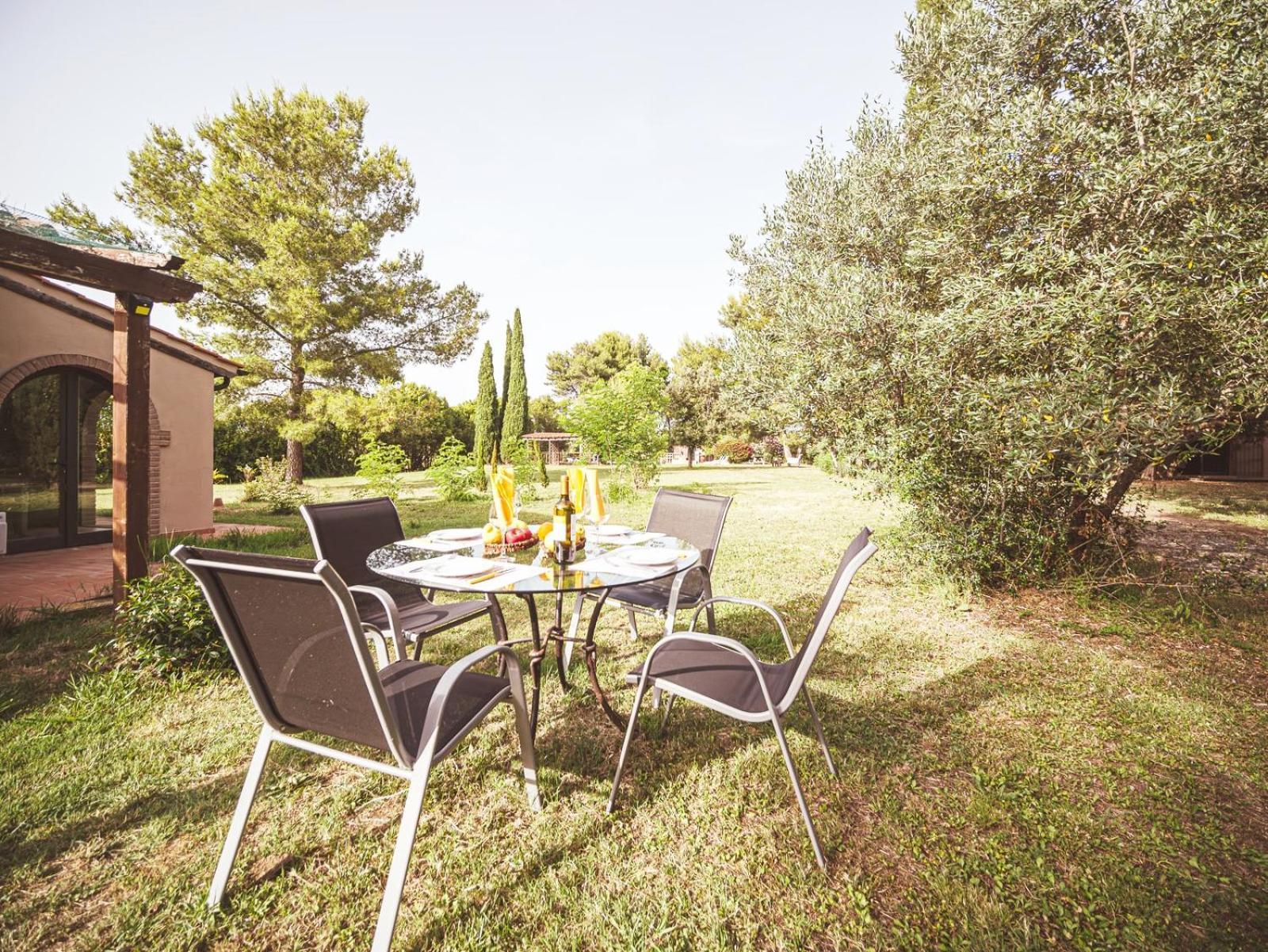 Relais Casale Il Poggetto - Olivo 1 By Zoom In Earth Lägenhet Cecina  Exteriör bild